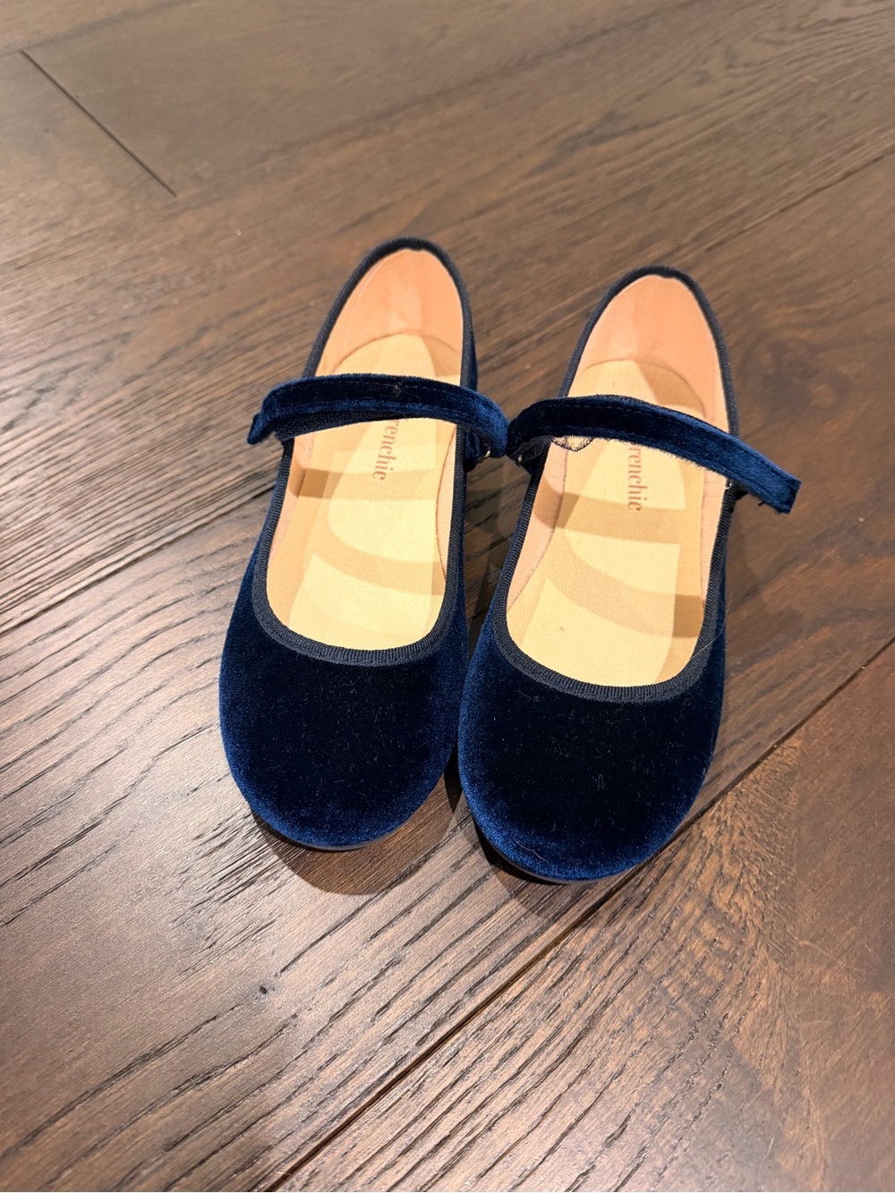 Childrenchic Velvet Mary Jane Shoes in Navy Blue